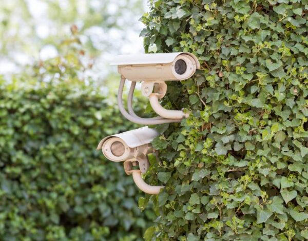 ideas para ocultar una cámara de seguridad